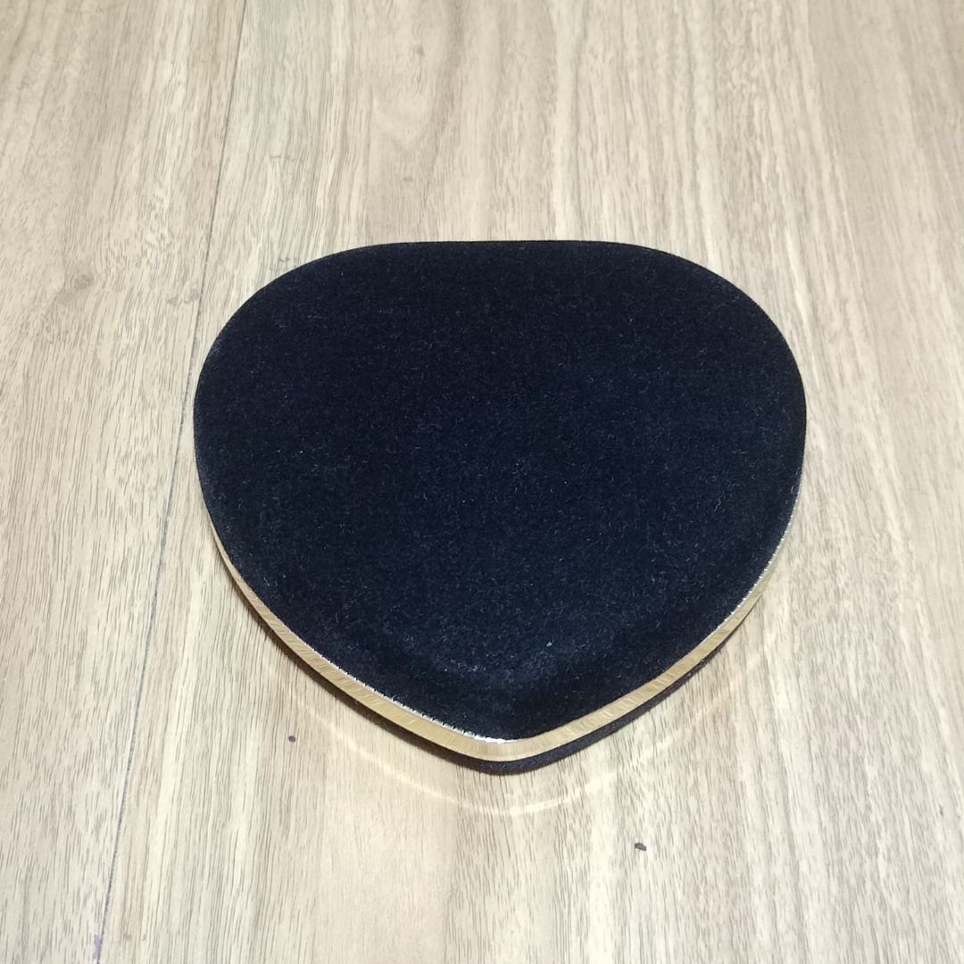 MAX FACTOR JEWELRY CASE (Category: Accessory Holder, Box & Organizers) located in Makati City. Submitted by nyxhemera26 (Listing ID 1329367200, Image 2). Description: MAX FACTOR JEWELRY CASE * MINIMAL SIGNS OF USAGE ON HARDWARE, MIRROR ITSELF IS IN VERY GOOD CONDITION .