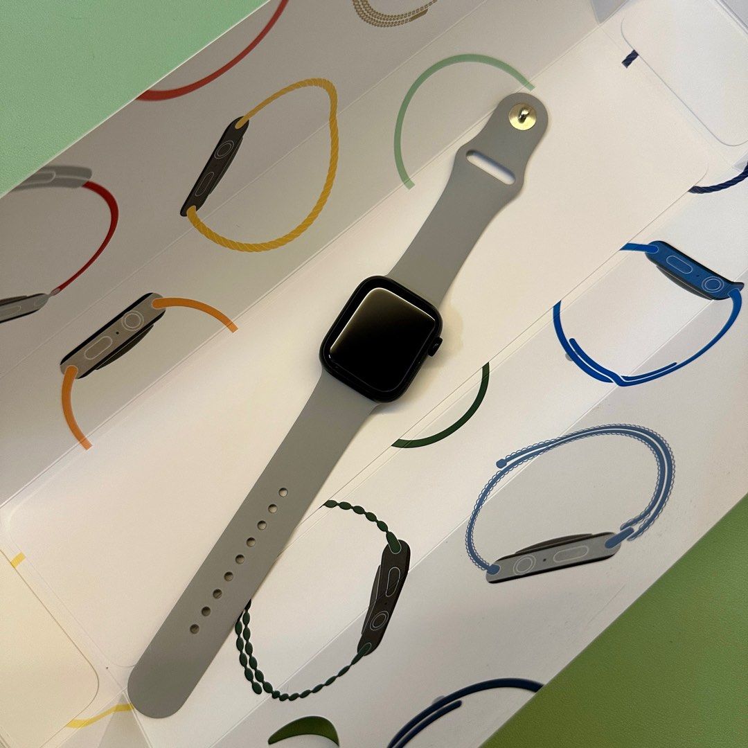 NEAR MINT Apple Watch Series 7