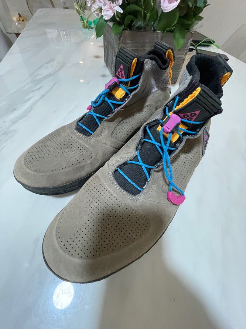 nike acg ruckel ridge on feet