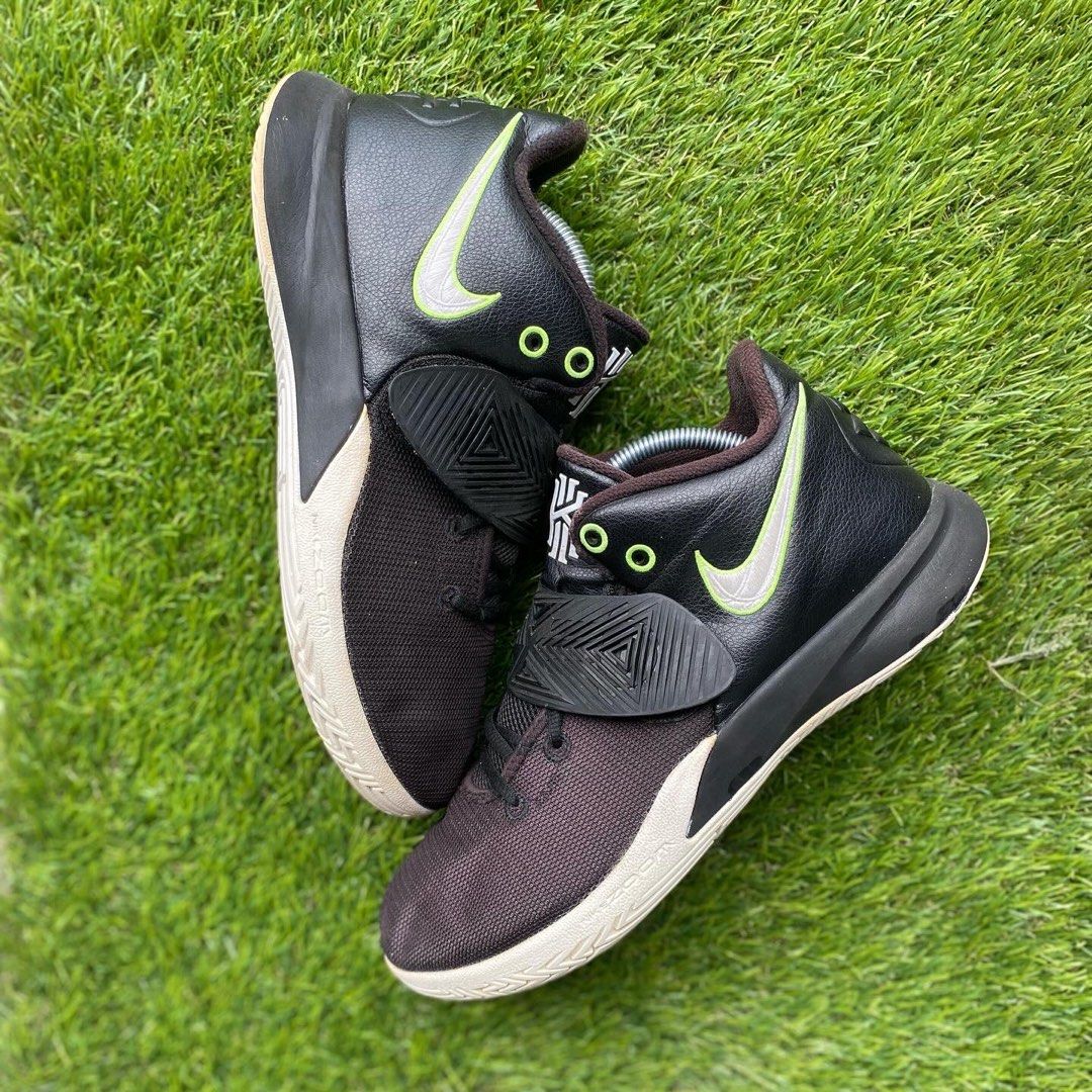 kyrie wearing flytrap 3