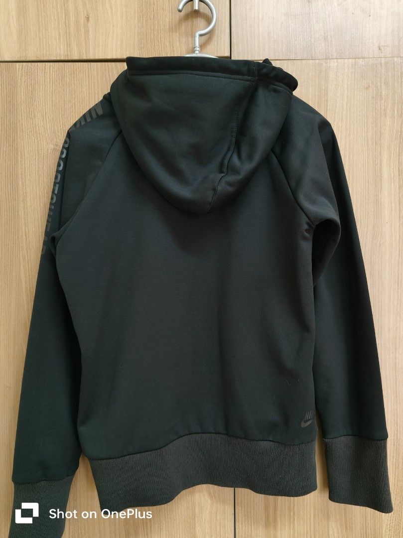 Nike Womens Full Zip Hoodie Jacket (Category: Coats, Jackets and Outerwear) located in Quezon City. Submitted by ericboyg (Listing ID 1329309022, Image 2). Description: Almost new, worn only once. Medium size for Women RFS : Not fit.