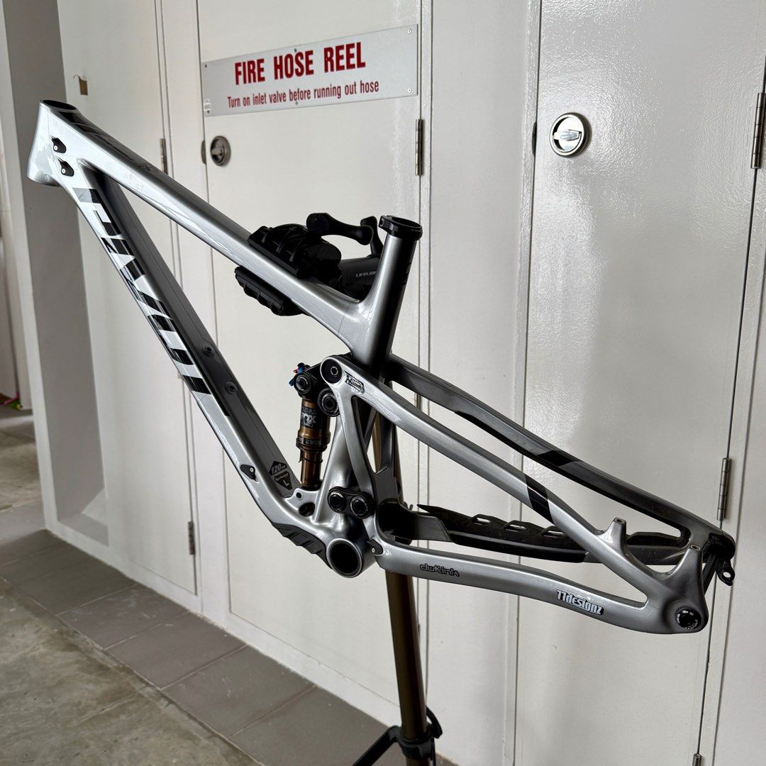 Pivot trail 429 frameset hotsell