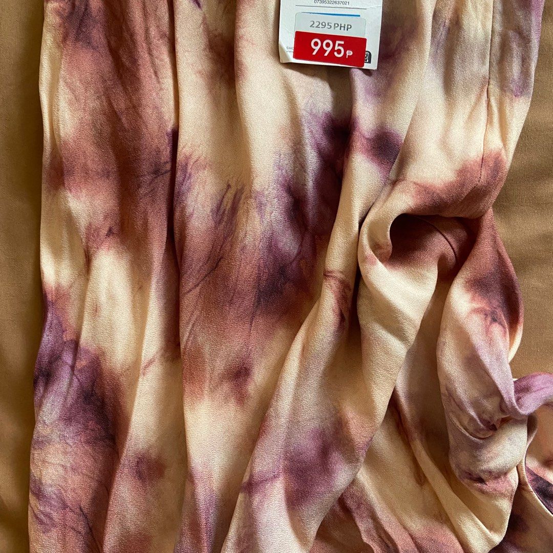 Pull & Bear Maxi Beach Skirt (Category: Skirts) located in Quezon City. Submitted by cmsupreloved (Listing ID 1329325250, Image 3). Description: Brandnew.