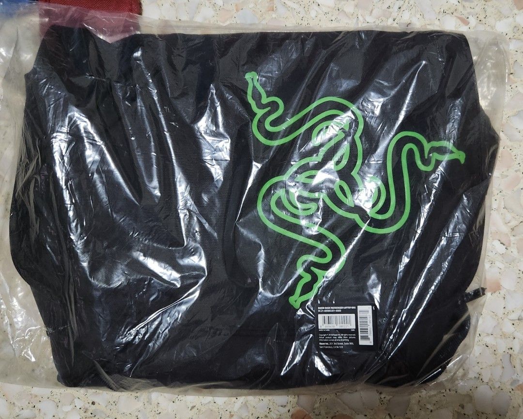 Razer basic messenger bag discount