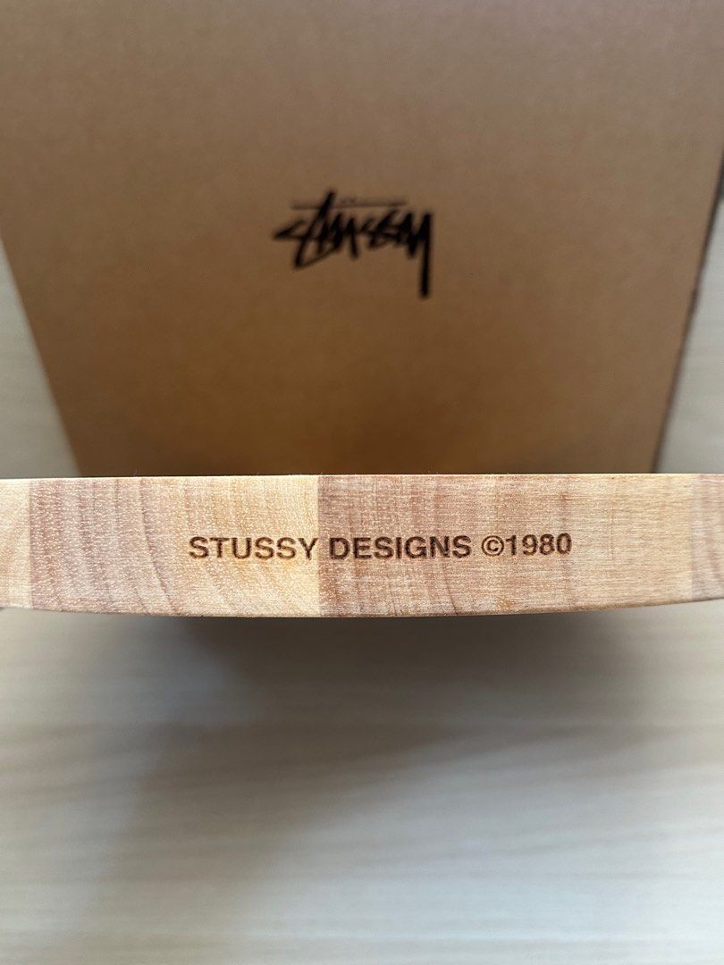 STUSSY wooden 8 ball board, 名牌, 飾物及配件- Carousell