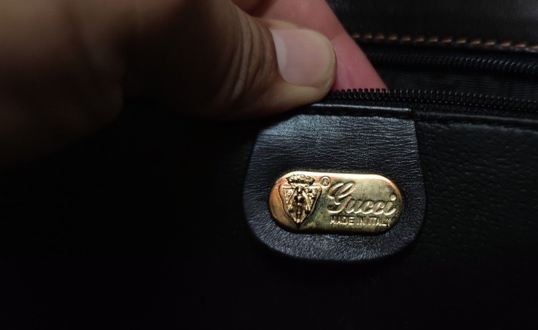 VINTAGE GUCCI PORTFOLIO BAG (Category: Luxury Bags & Wallets) located in Digos. Submitted by emmanuel28 (Listing ID 1329370019, Image 3). Description: Vintage Gucci Monogram Portfolio/Laptop Bag Authentic from Japan Dimensions: 16 x 12 Inches Rank AB main issue minor degrading sa loob ng due to aging overtime but manageable naman, sa labas like new pa. Location: Davao Del Sur BUYER SHOULDERS SHIPPING FEE.