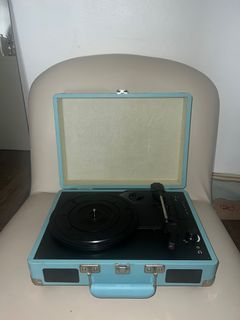 Vinyl Record Player in Tiffany Blue