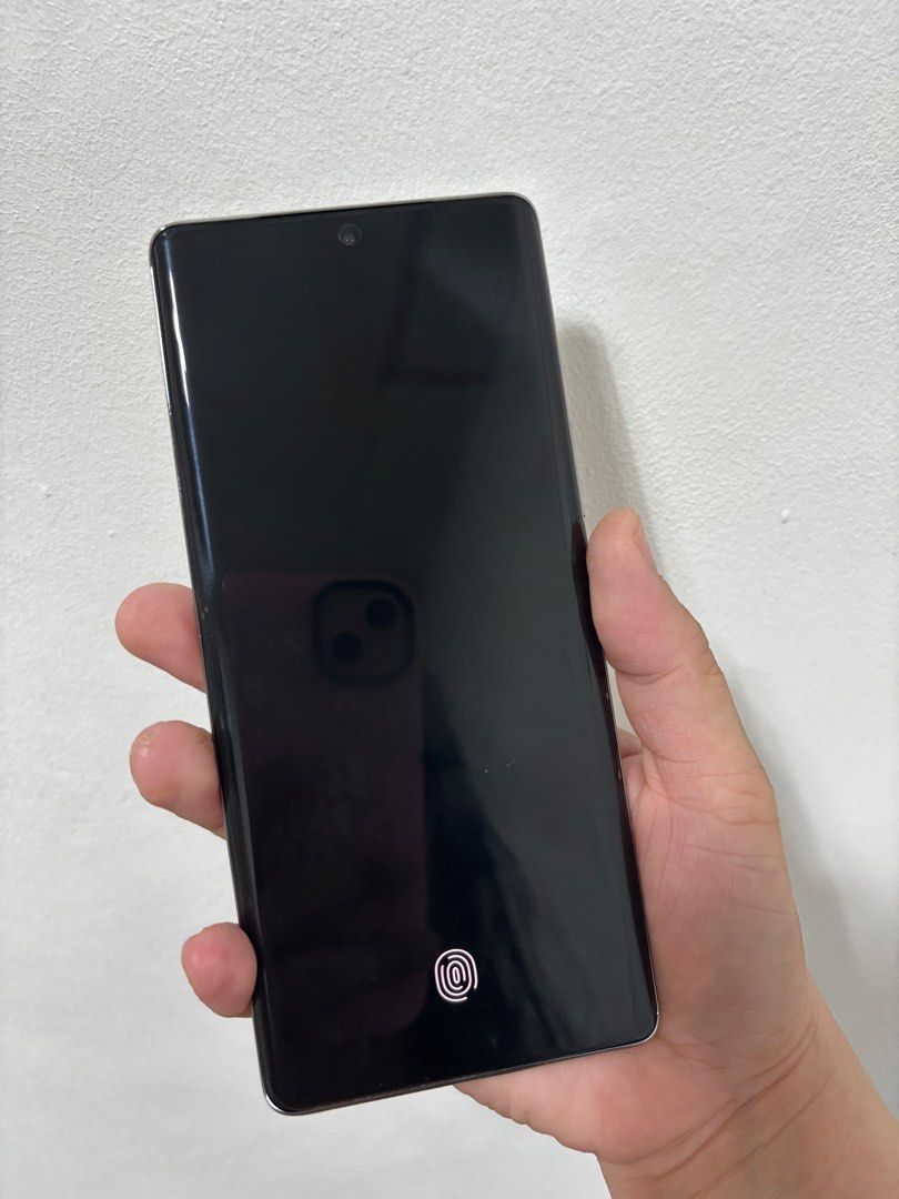 Vivo V30e 5g (Category: Android Others) located in Cebu City. Submitted by theretailshop (Listing ID 1329295042, Image 2). Description: Lady owned. Less than 3 months used. Extra phone only. With box, original charger and cord. With cases. Operating System Funtouch OS 14 Ingress Protection Rating IP64 Android Version Android 14 Processor Qualcomm Snapdragon® 6 Gen 1 CPU Core Count 8 Process Node 4 nm CPU Clock Speed 4 × 2.2 GHz + 4 × 1.8 GHz RAM 
