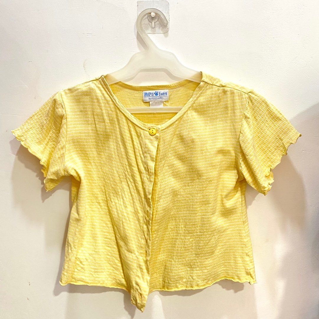 yellow lettuce sleeves bolero (Category: Coats, Jackets and Outerwear) located in Navotas City. Submitted by lovecored (Listing ID 1329313797, Image 1). Description: ★ mop: gcash, maya, unionbank, bdo mod: sdd, ggx.