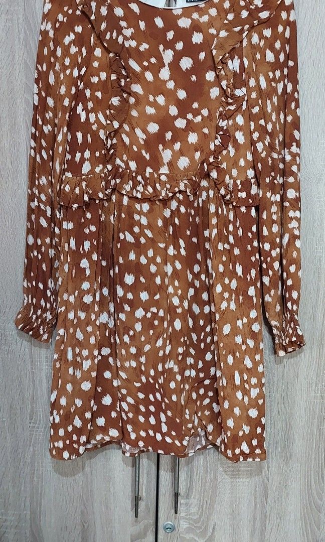 Zara printed dress (Category: Dresses) located in Paranaque City. Submitted by nynadj (Listing ID 1329397915, Image 2). Description: XS new no tag with side zipper store bought.