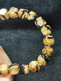 New [Myanmar Amber. Panda Pattern. Square Bead Bracelet] 2064201038403458110