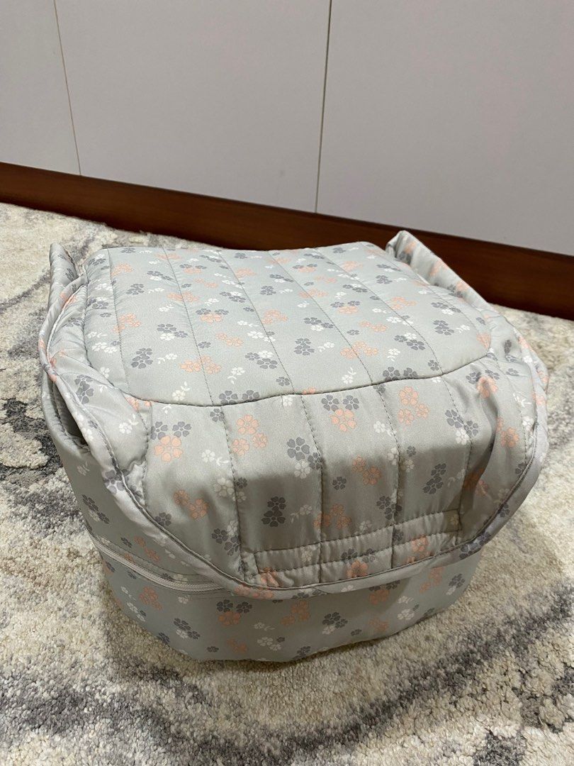 Baby Delight Portable Bassinet (Category: Cots & Cribs) located in Quezon City. Submitted by cdgextra (Listing ID 1329567561, Image 1). Description: Baby Delight Snuggle Nest Afterglow Infant Sleeper/Baby Bed Portable Bassinet Waterproof Foam Mattress with Sheet.
