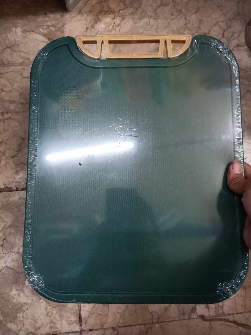CHOPPING BOARD (Category: Cookware & Accessories) located in Quezon City. Submitted by fconnie15407950 (Listing ID 1329481430, Image 1). Description: .