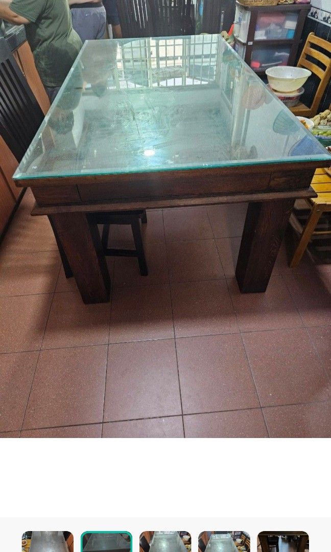 Dining Table (Category: Other Home Furniture) located in Singapore. Submitted by dor0070 (Listing ID 1329498151, Image 2). Description: .