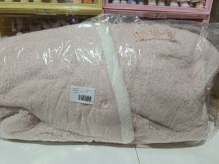 (Category: ) located in . Submitted by meowcheng (Listing ID 1329528640, Image 1). Description: .