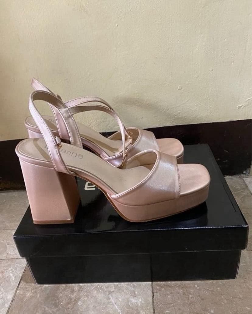 Figliarina Heidi Platform Heels (Category: Heels) located in Las Pinas. Submitted by junghotline (Listing ID 1329538714, Image 2). Description: Used once for oath taking Perfect fit for 25cm feet.