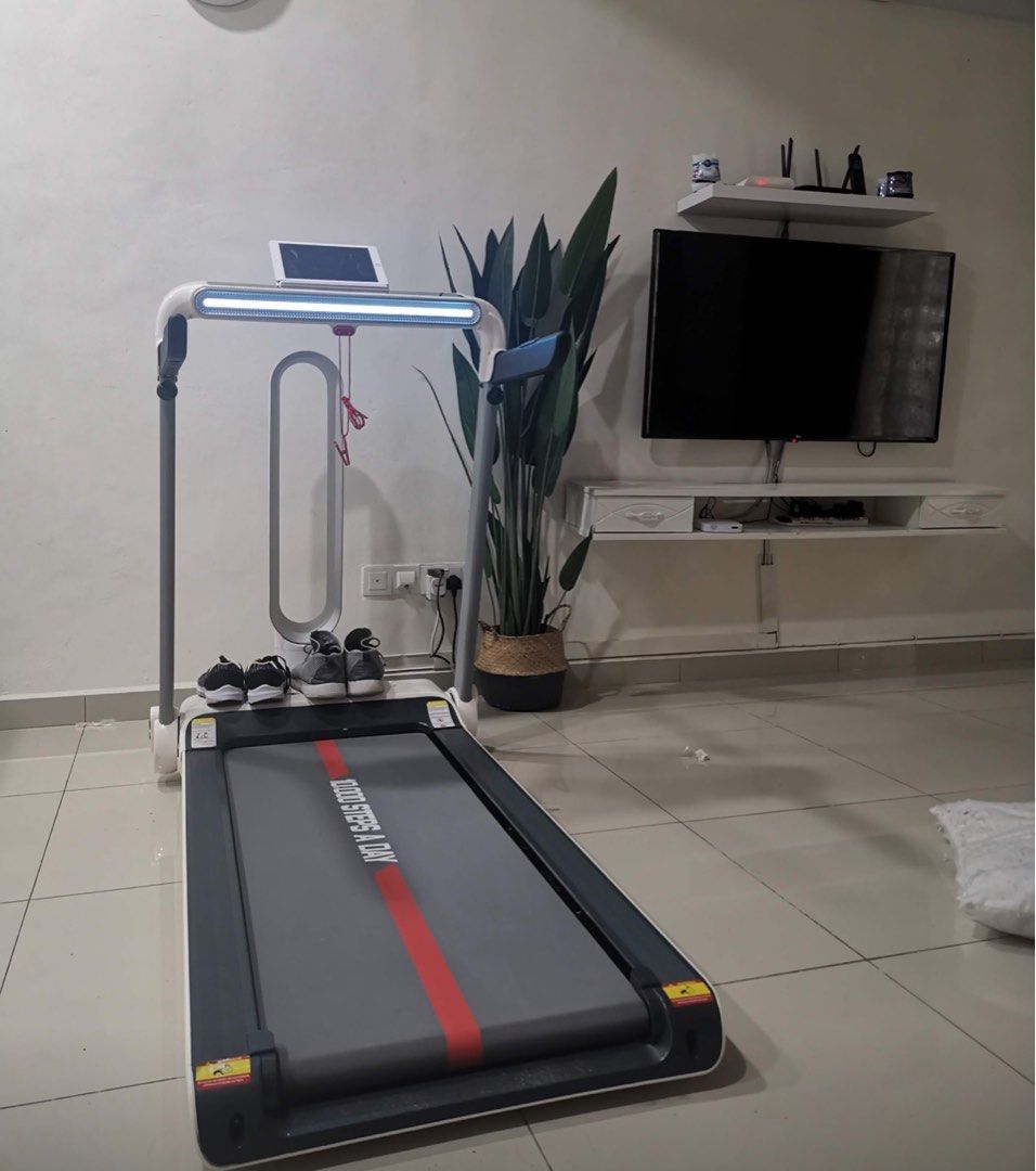 Fitness Concept Health Track Treadmill