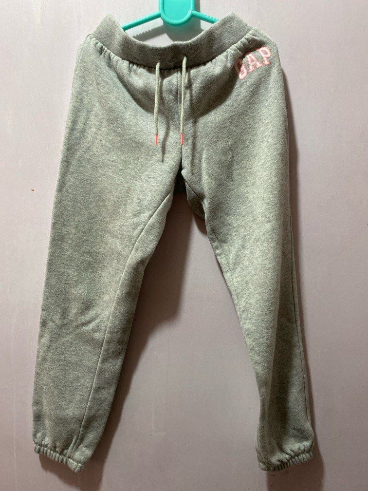 Gap jogging pants (Category: Babies & Kids Fashion) located in Mandaluyong City. Submitted by mingcab (Listing ID 1329531251, Image 1). Description: 100+sf Size 6.