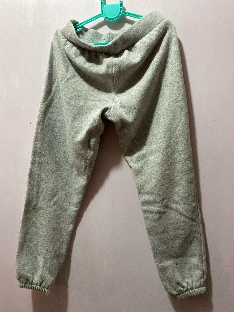 Gap jogging pants (Category: Babies & Kids Fashion) located in Mandaluyong City. Submitted by mingcab (Listing ID 1329531251, Image 2). Description: 100+sf Size 6.