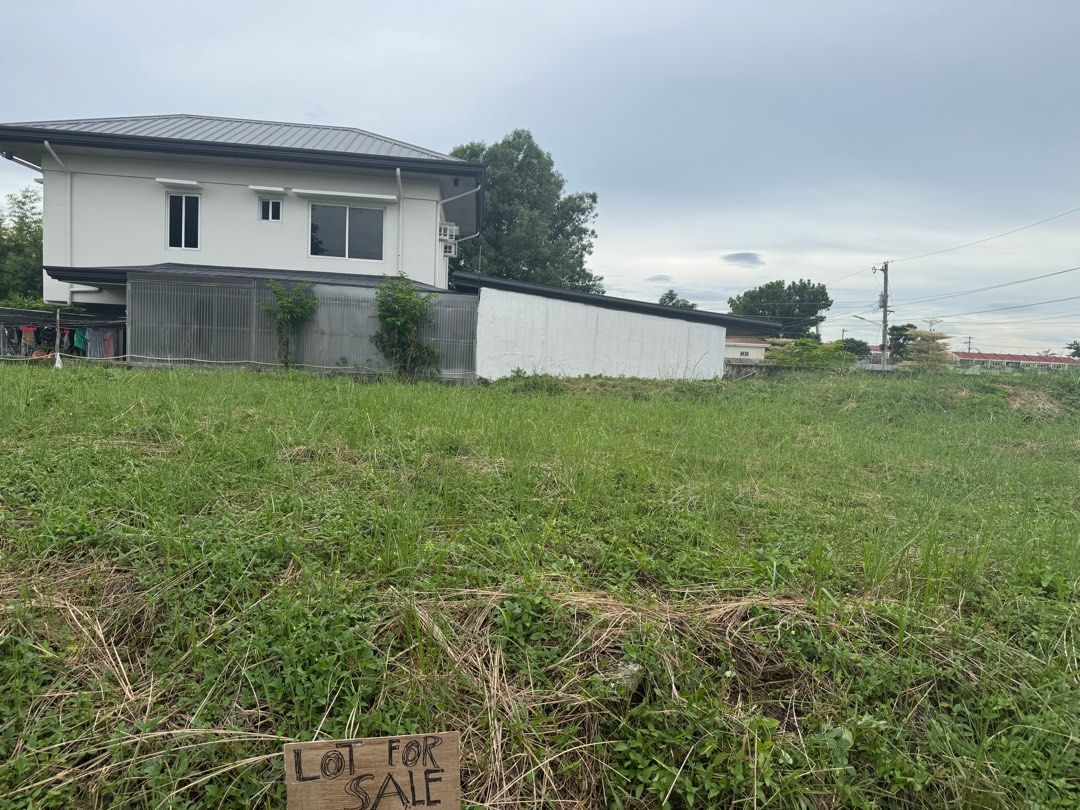 Hamptons Orchard by Filinvest (Category: Lot) located in Manila. Submitted by johncarlosoriaga (Listing ID 1329512430, Image 2). Description: With Authority to Sell. LOT FOR SALE 📍Hamptons Orchard by Filinvest Brgy. Calibutbut, Bacolor Pampanga Lot Size: 192 sqm Clean title Updated RPT Selling Price: Php 4,400,000 Inclusive of CGT and Broker’s Fee PROPERTY CODE: PM13924 _______________________ John Carlo Soriaga Licensed Real Estate Broker and A
