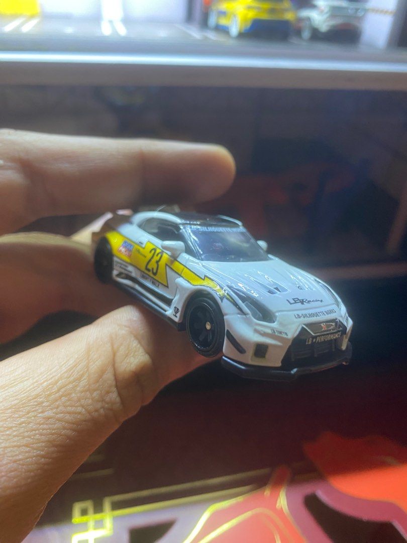 Hot wheels R35 LBWK PREMIUM Loose Team transport, Hobbies & Toys, Toys ...