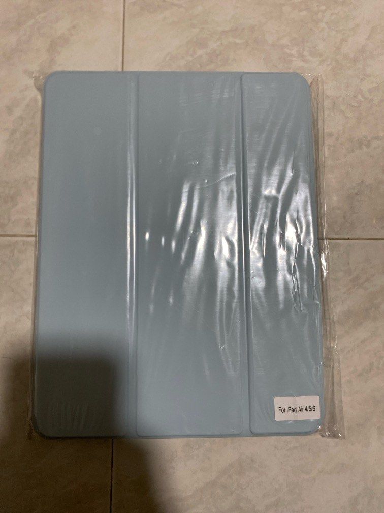 Ipad Case (Category: Other Mobile & Gadget Accessories) located in Singapore. Submitted by dhhvyah (Listing ID 1329543894, Image 1). Description: - Light Blue Colour - For Ipad Air 4/5/6 - Has a slot for your apple pencil - Just want to let it go - Still in packaging - No nego.