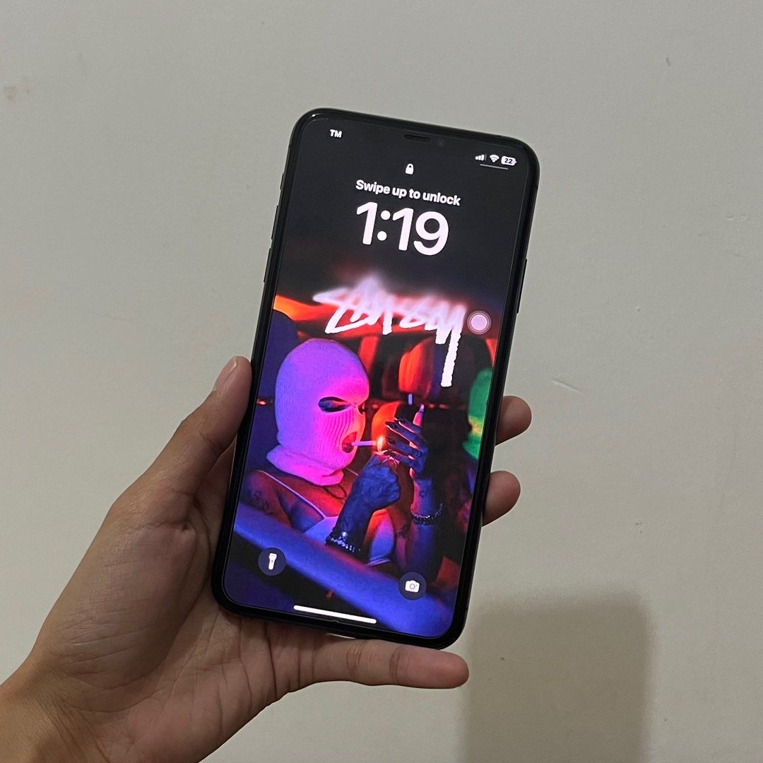 IPHONE 11 PRO MAX 64 GB SPACE GRAY (Category: iPhone 11 Series) located in Manila. Submitted by stashedgarments (Listing ID 1329653428, Image 2). Description: Iphone 11 Pro max 64gb Space gray 76% BH Factory Unlocked 🔓 No History of Repair ☑️ True Tone working ☑️ Face ID working ☑️ With original apple cord NO adapter PM!! NO COD 📍 Echague, Isabela..