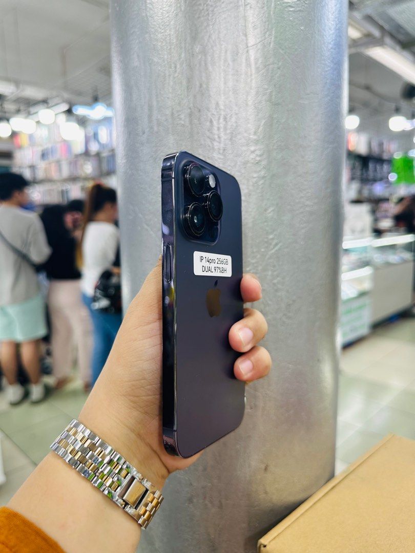 Iphone 14 Pro 256gb 97% batt Dualsim FU (Category: iPhone 14 Series) located in San Juan City. Submitted by javedsgadgetshop (Listing ID 1329588350, Image 3). Description: OPEN FOR INSTALLMENT VIA CREDIT CARD/GGIVES/SPAY/BILLEASE & SWAP/TRADE-IN! BUY AND SELL! Quick Specs : Iphone 14pro •256gb •HK Variant •97% batt health •Factory Unlock •95% Smoothness •No hidden issue | No Repaired •100% Authentic | Not Refurbished •w/ OEM Charger & store warra
