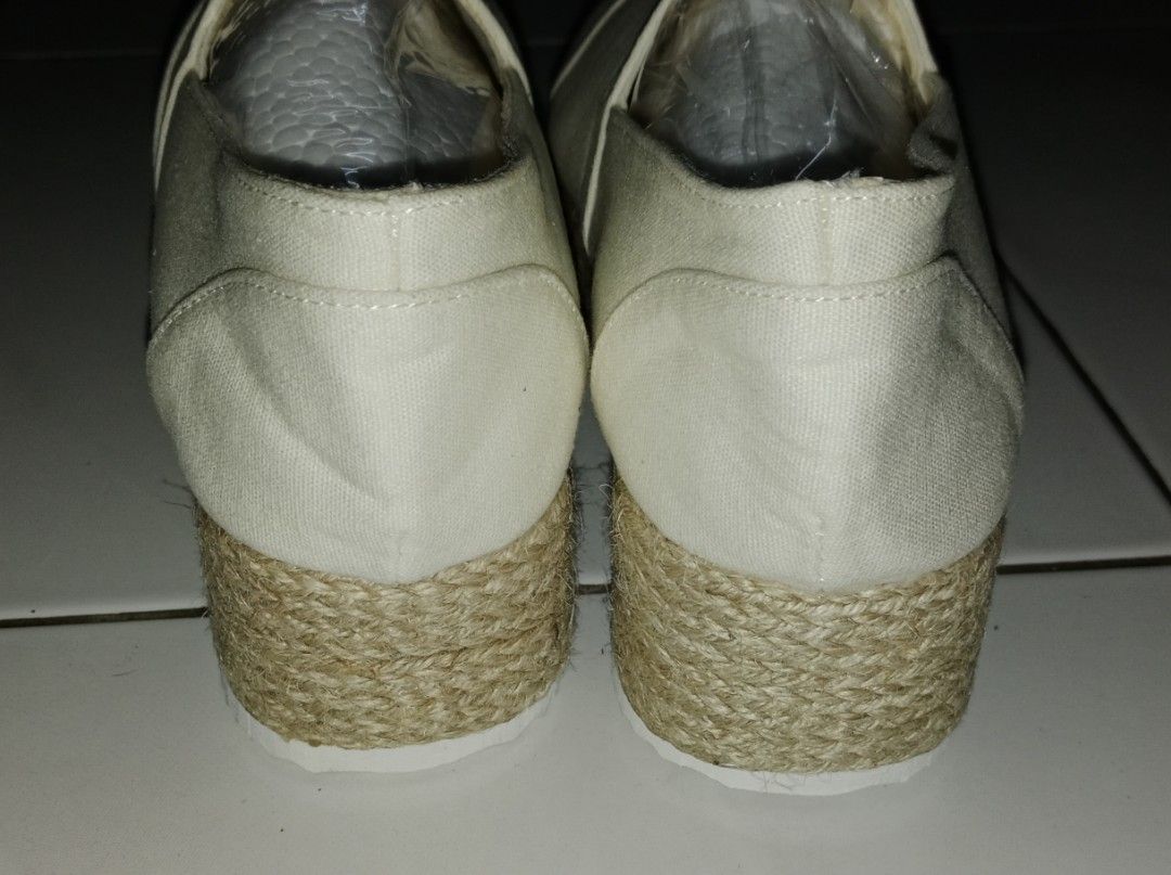 Ladies canvas wedges top