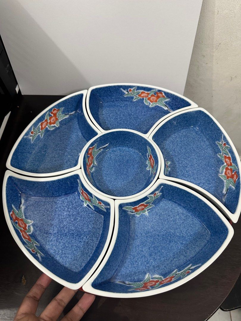 Lazy Susan Serving Platters (Category: Dinnerware & Cutlery) located in Manila. Submitted by shieonlineph (Listing ID 1329603065, Image 1). Description: .
