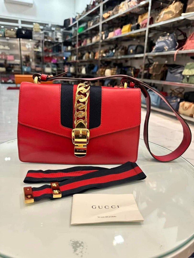 😱Legit💯Gucci 2-way bag (Category: Luxury Bags & Wallets) located in General Santos City (Dadiangas). Submitted by braverabbit.67 (Listing ID 1329636923, Image 1). Description: Sobrang Ganda nya😭🙏🏻 Legit!!😱💯💯 Gucci Sylvie 2-way shoulder bag What YOU SEE is what you GET!!! in very Good Condition Medium size w/booklet ‼️𝗦𝘂𝗿𝗲 𝗯𝘂𝘆𝗲𝗿 𝗺𝗮𝘆 𝗿𝗲𝗾𝘂𝗲𝗦𝘁 𝗺𝗼𝗿𝗲 𝗱𝗲𝘁𝗮𝗶𝗹𝗲𝗱 𝗽𝗶𝗰𝗦📸📸.