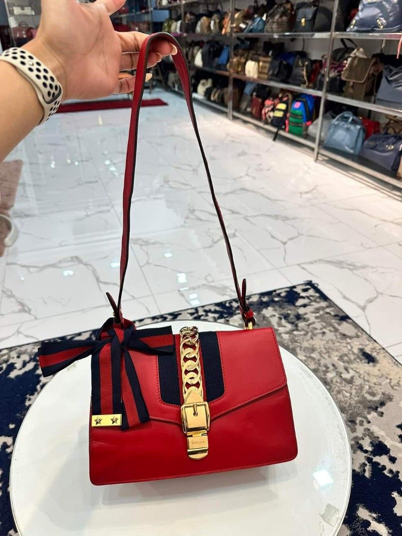 😱Legit💯Gucci 2-way bag (Category: Luxury Bags & Wallets) located in General Santos City (Dadiangas). Submitted by braverabbit.67 (Listing ID 1329636923, Image 2). Description: Sobrang Ganda nya😭🙏🏻 Legit!!😱💯💯 Gucci Sylvie 2-way shoulder bag What YOU SEE is what you GET!!! in very Good Condition Medium size w/booklet ‼️𝗦𝘂𝗿𝗲 𝗯𝘂𝘆𝗲𝗿 𝗺𝗮𝘆 𝗿𝗲𝗾𝘂𝗲𝗦𝘁 𝗺𝗼𝗿𝗲 𝗱𝗲𝘁𝗮𝗶𝗹𝗲𝗱 𝗽𝗶𝗰𝗦📸📸.
