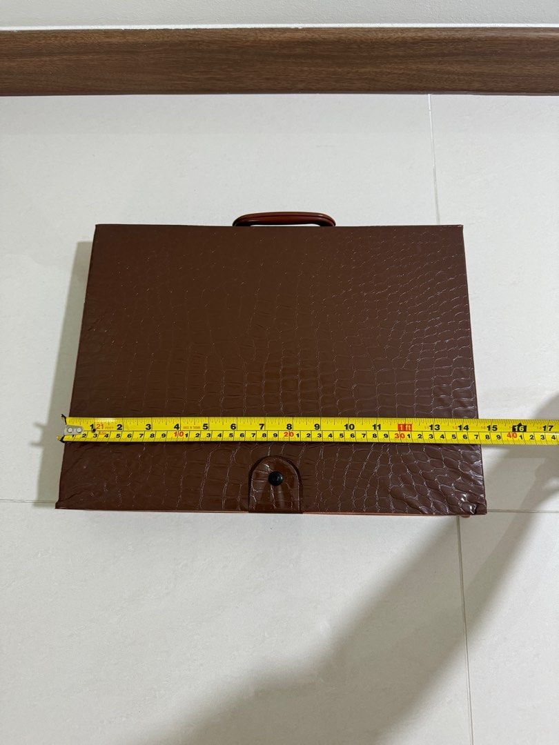 Mahjong Set (Category: Everything Else) located in Singapore. Submitted by fattydolly (Listing ID 1329557021, Image 2). Description: Tiles by 2.5cm by 3.5cm. Only used a few times .