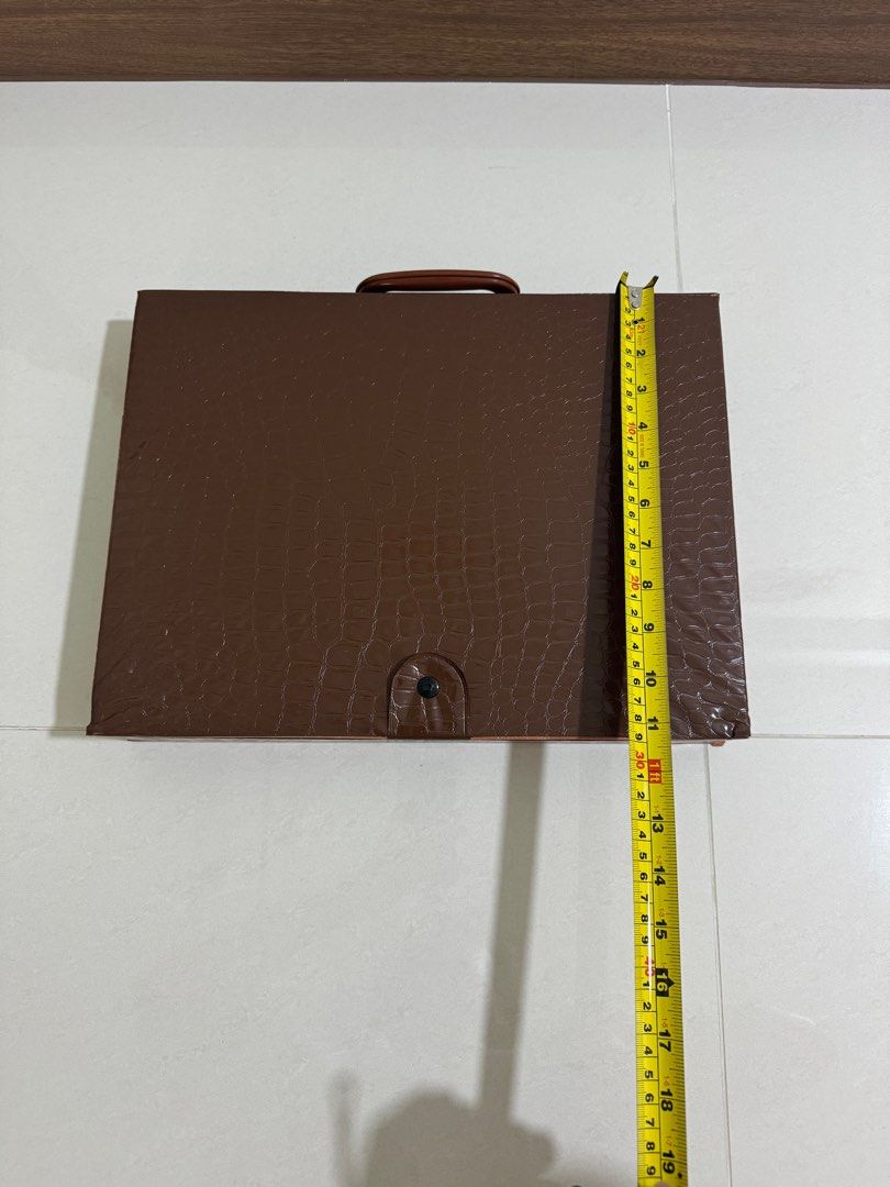 Mahjong Set (Category: Everything Else) located in Singapore. Submitted by fattydolly (Listing ID 1329557021, Image 1). Description: Tiles by 2.5cm by 3.5cm. Only used a few times .