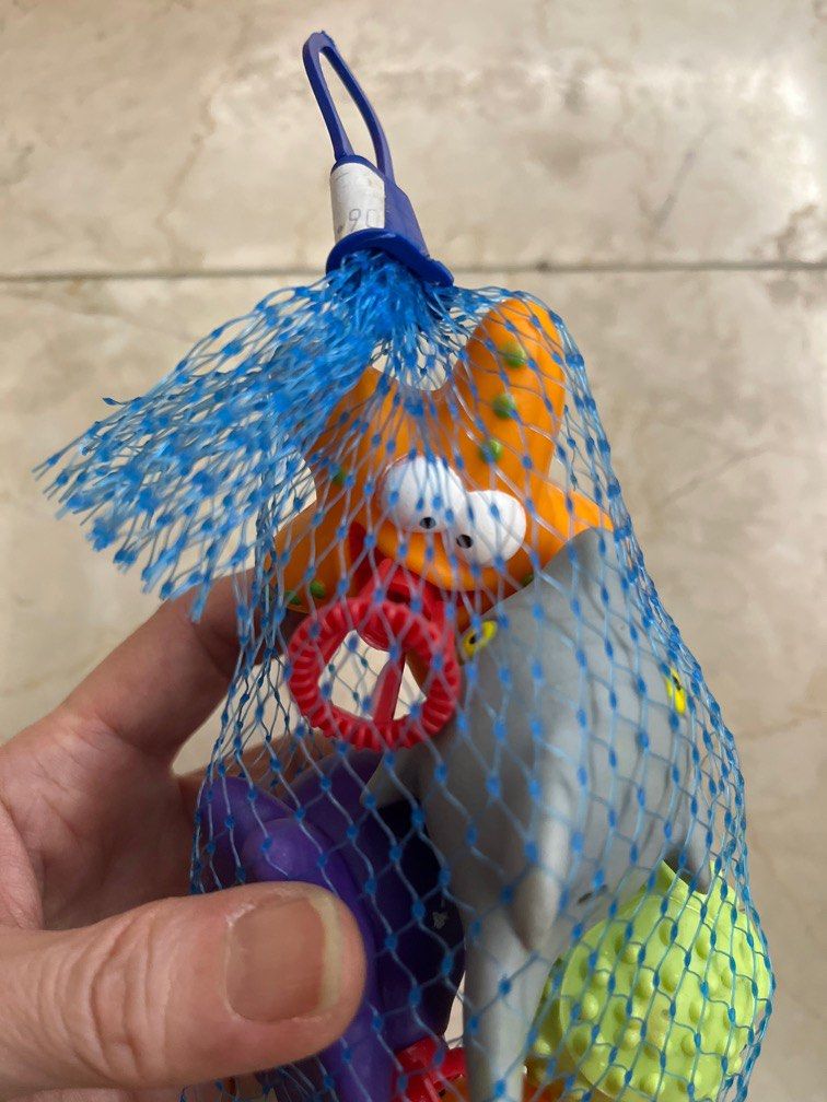 Mini squirters & bubble solution set (Category: Infant Playtime) located in Singapore. Submitted by doulike (Listing ID 1329568619, Image 3). Description: 250 ml bottle of bubble solution 5 mini bubble squirters: Octopus, starfish, whale,shark, puffer fish. Pustefix (R) brand. Made in Germany 🇩🇪 Thanks for browsing. .