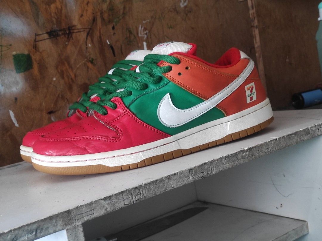 sb dunk low 7 eleven