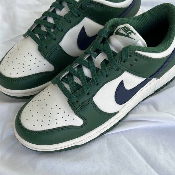 Nike Dunk Low Women s US 6