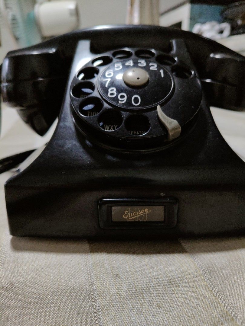 OLD ERICSSON VINTAGE BAKELITE DESK PHONE (Category: Other Home Appliances) located in Marikina City. Submitted by ceduey (Listing ID 1329564945, Image 3). Description: negotiable. AESTHETIC TELEPHONE. Gumagana po yan pinalitan nang adoptor na coconnect sa Internet na parang modern telephone..
