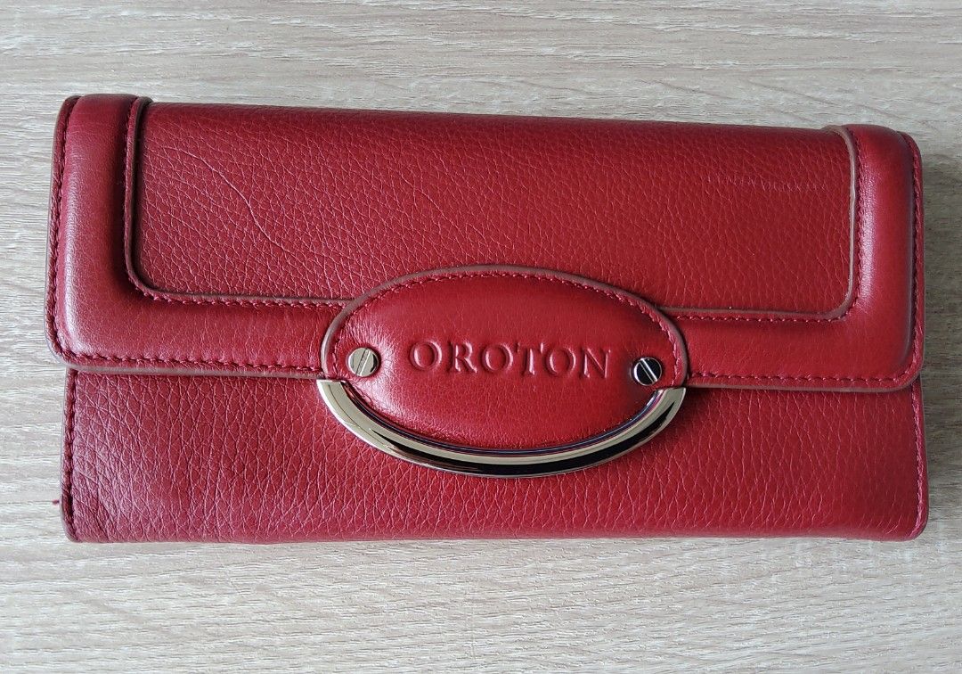 Oroton trifold wallet (Category: Luxury Bags & Wallets) located in Manila. Submitted by guziegi (Listing ID 1329521829, Image 2). Description: Red trifold wallet, luxury genuine leather. Oroton brand is from Australia..