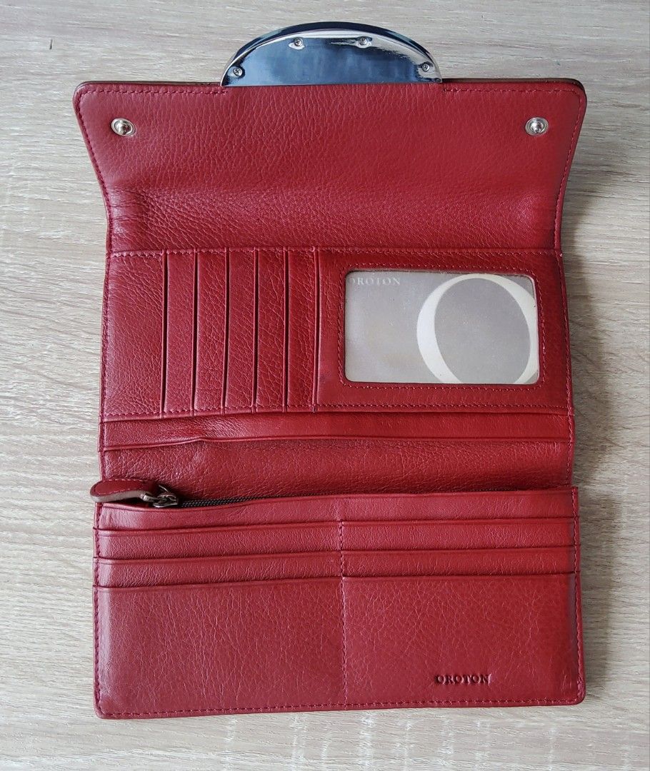 Oroton trifold wallet (Category: Luxury Bags & Wallets) located in Manila. Submitted by guziegi (Listing ID 1329521829, Image 3). Description: Red trifold wallet, luxury genuine leather. Oroton brand is from Australia..
