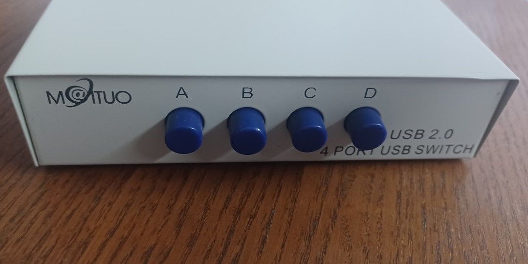 Printer Sharing Switch (Category: Printers, Scanners & Copiers) located in Singapore. Submitted by sharkman1 (Listing ID 1329535142, Image 1). Description: USB Printer sharing Switch. 4 Computer sharing 1 printer..