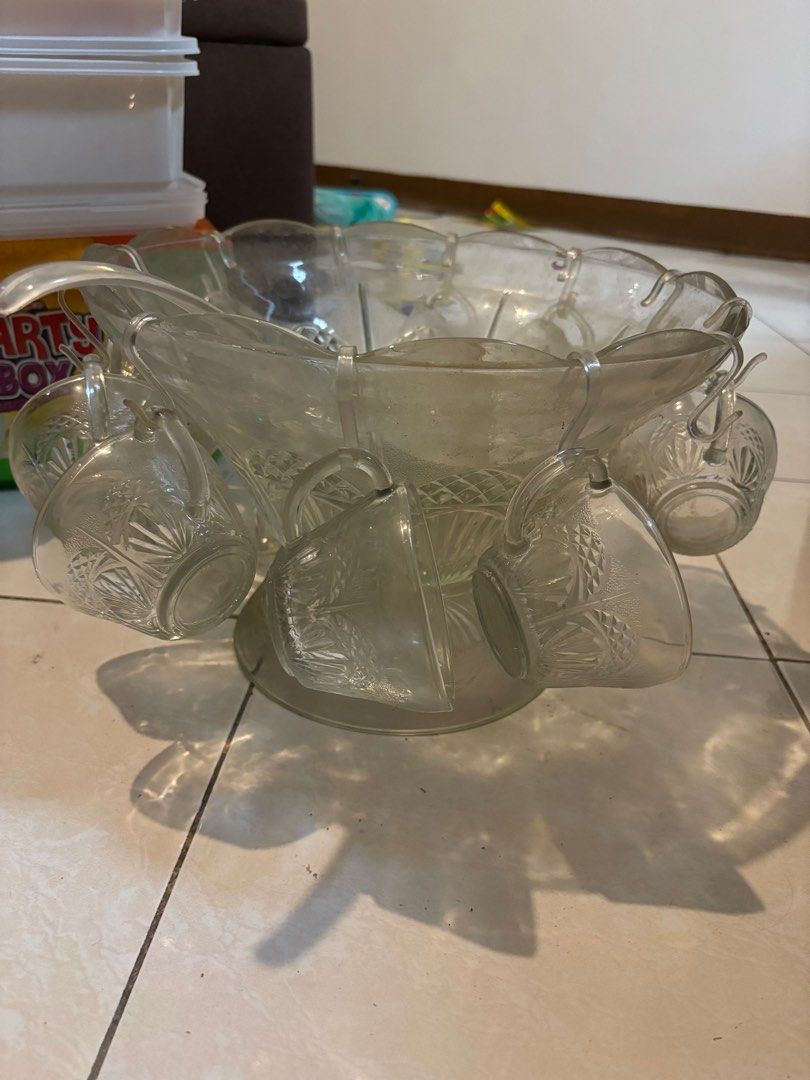 Punch bowl (Category: Bathroom & Kitchen Fixtures) located in Pasig City. Submitted by lhengay (Listing ID 1329567740, Image 1). Description: .