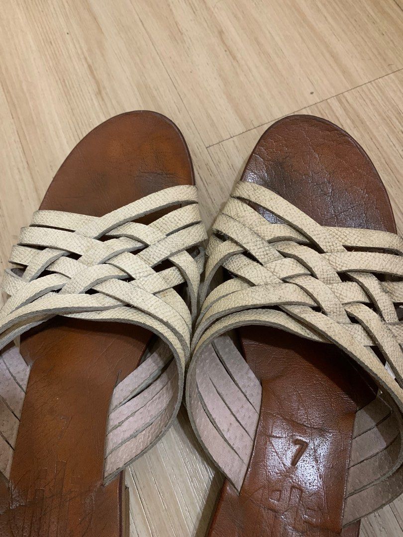 Renegade Folk sandals (Category: Flats & Sandals) located in Taguig. Submitted by alex_arreola (Listing ID 1329606139, Image 2). Description: Used but in still intact, no breaks just normal wear signs. Straps can still be cleaned.