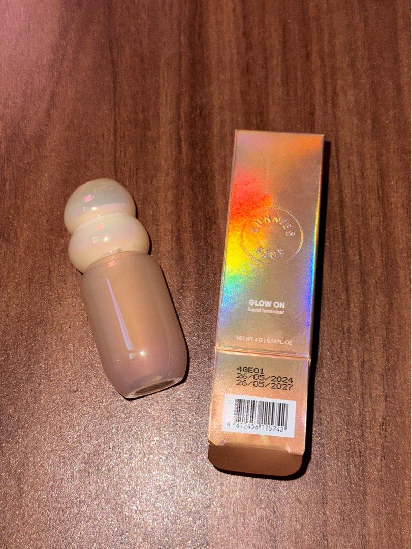 Sunnies Face Glow On Highlighter in Saturn (Category: Makeup) located in Quezon City. Submitted by cstuff_forsale (Listing ID 1329652063, Image 1). Description: STRICTLY LAST PRICE POSTED. rfs: impulsive buy but i have this in another shade n super duper ganda! Shade: Saturn Brand new never used w box :) .
