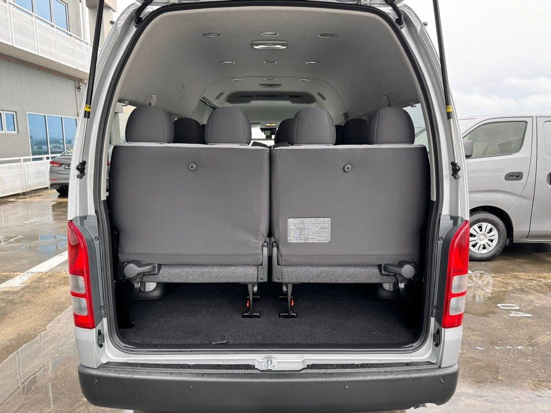 13 Seater Minibus/MaxiCab/Van/Combi Transport/Airport Transfer/Hotel Transfer62886405434370113