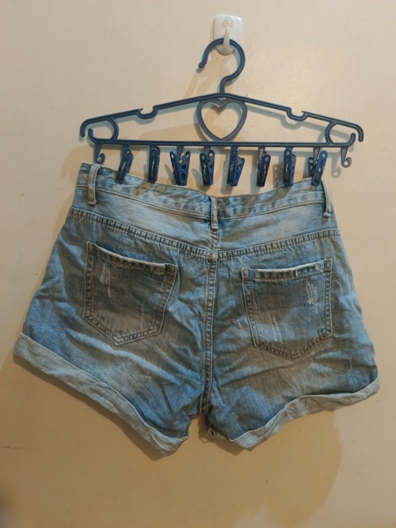 Ukay Short A (Category: Shorts) located in Quezon City. Submitted by psychie09 (Listing ID 1329598579, Image 2). Description: Ukay Shorts. I can give it for 2 for 150. meet up or delivery.
