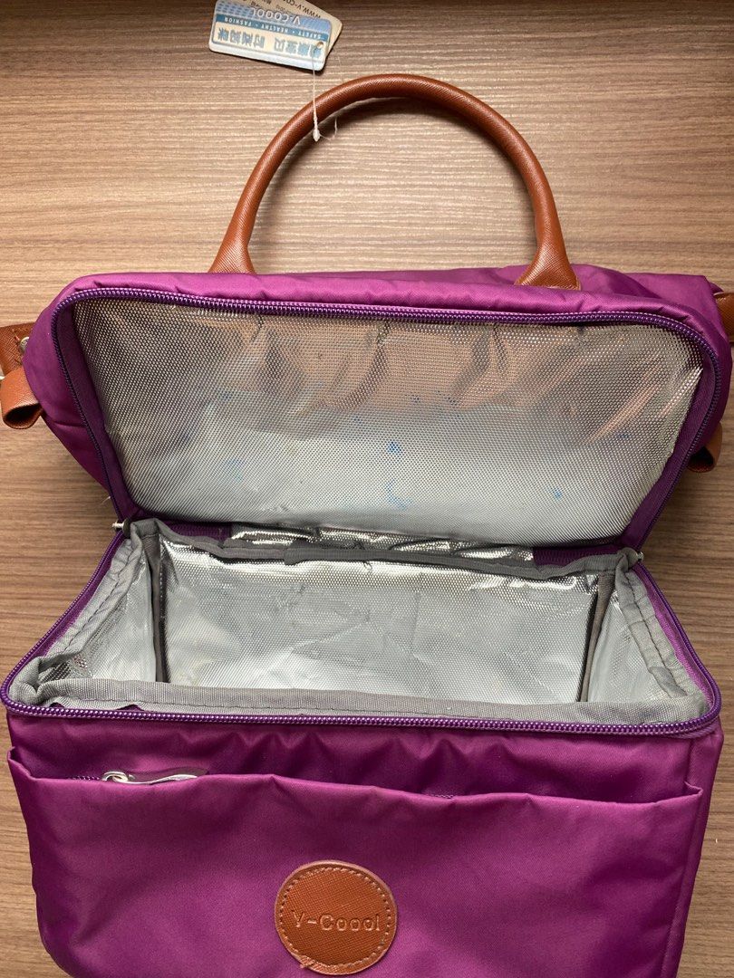 V Coool Cooler Insulated Bag w/ Free Ice Pack (Category: Other Babies Going Out Needs) located in Manila. Submitted by kidsatheart (Listing ID 1329490792, Image 2). Description: With free ice pack and shoulder strap included.