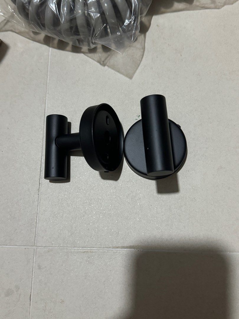 Wall Hook (Category: Bathroom & Kitchen Fixtures) located in Singapore. Submitted by fattydolly (Listing ID 1329554667, Image 1). Description: Free normal mailing .