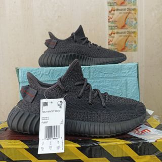 100 harga terjangkau untuk yeezy original Sepatu Carousell Indonesia