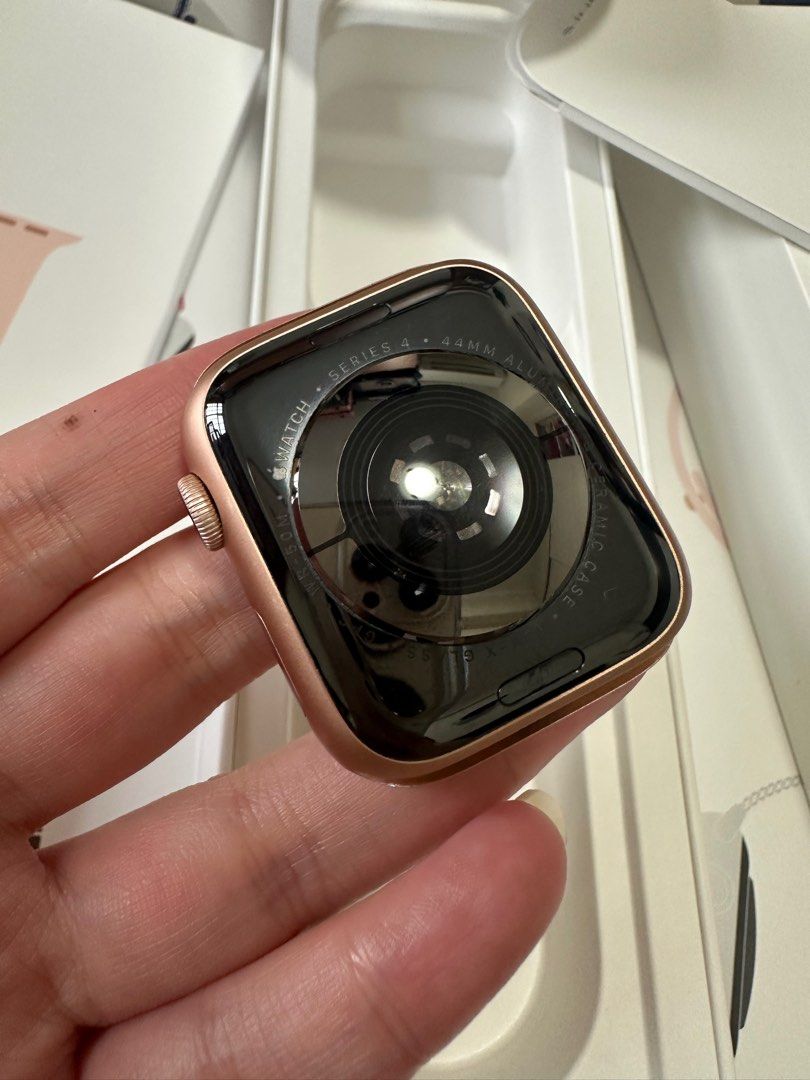 Apple Watch Series 4 44m Rose gold Mobile Phones Gadgets Wearables Smart Watches on Carousell